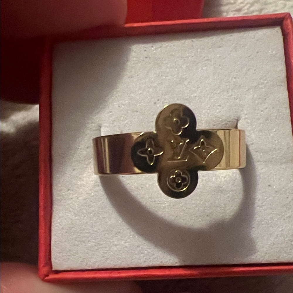 Fashion Jewelry Gold-Tone LV Motif Ring